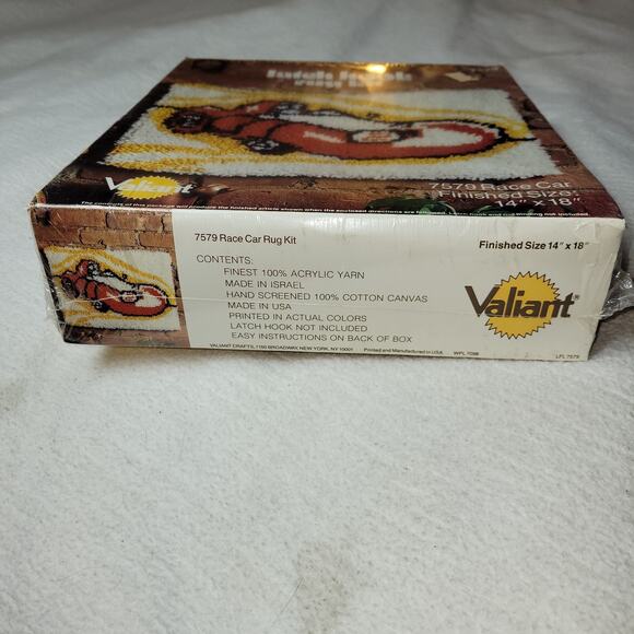 Vintage Valiant Latch Hook Rug Kit Race Car Arts & Crafts 100% Acrylic Yarn NWT - Picture 3 of 6